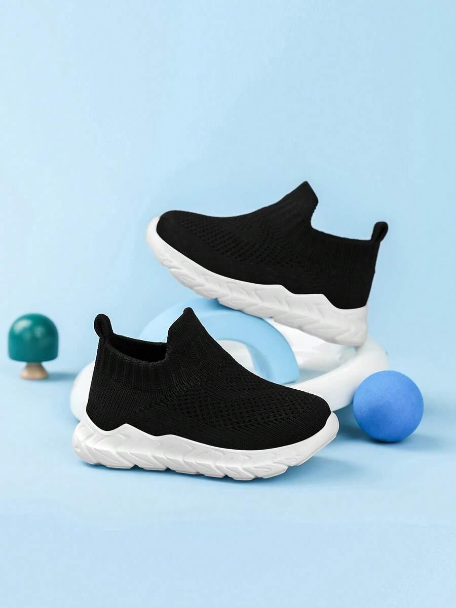 czarne buty sportowe