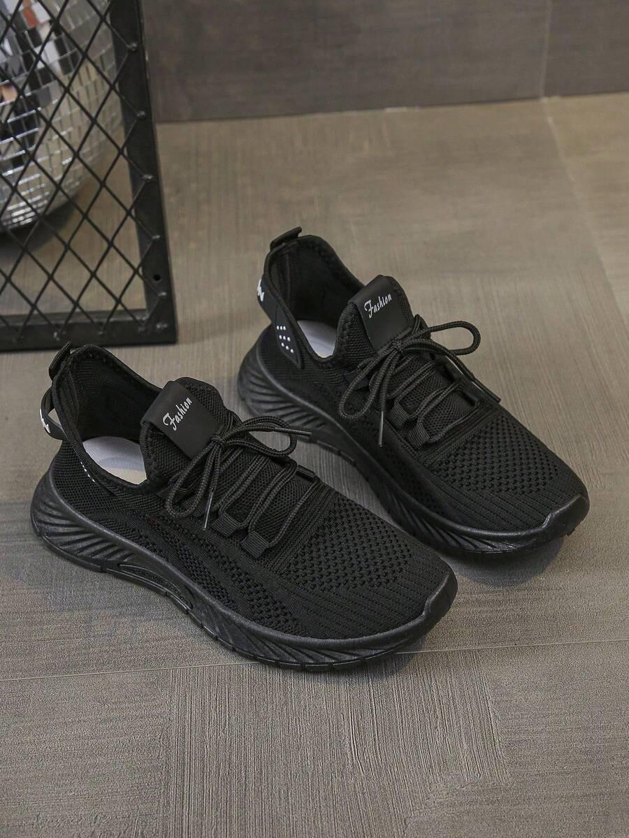 czarne sportowe buty
