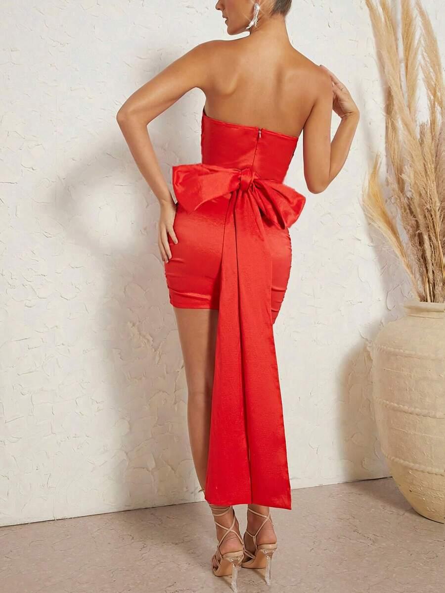 ELEGANCKA DOPASOWANA SUKIENKA MINI Z MARSZCZENIAMI I KOKARDĄ 