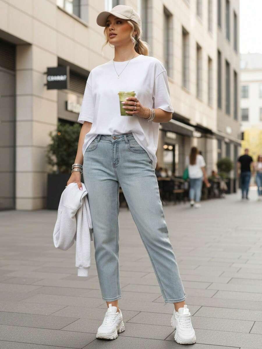 niebieskie spodnie jeans