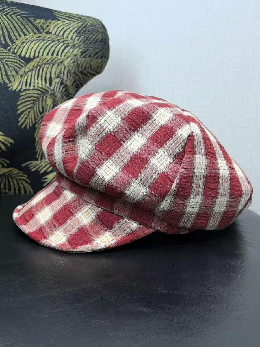 CZAPKA Z DASZKIEM W KRATKĘ