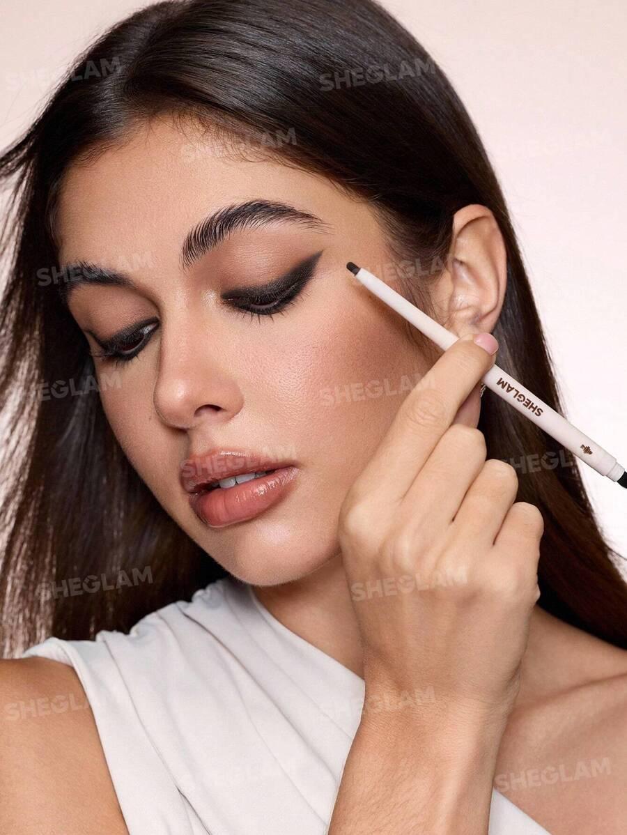 CZARNY EYELINER DO OCZU