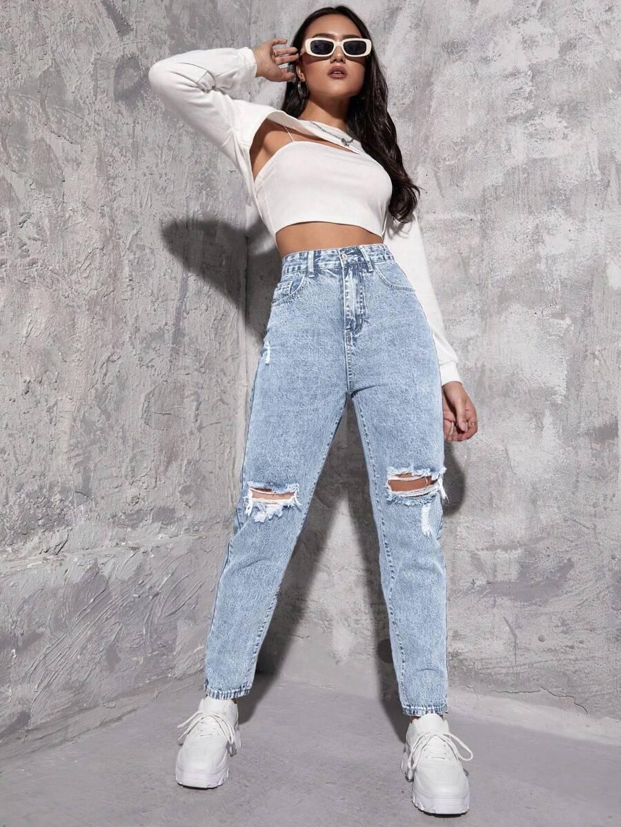 niebieskie spodnie jeans 