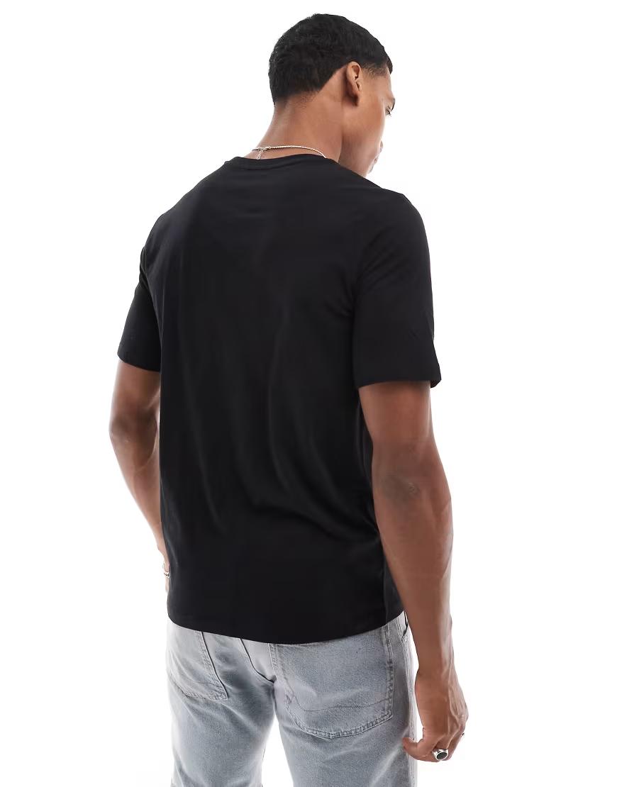 CZARNY T-SHIRT OKRĄGŁY DEKOLT