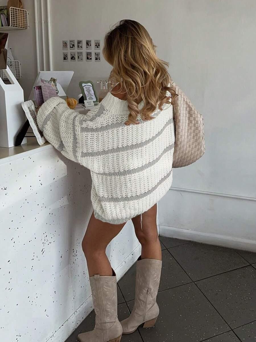 LUŹNY sweter wzór paski