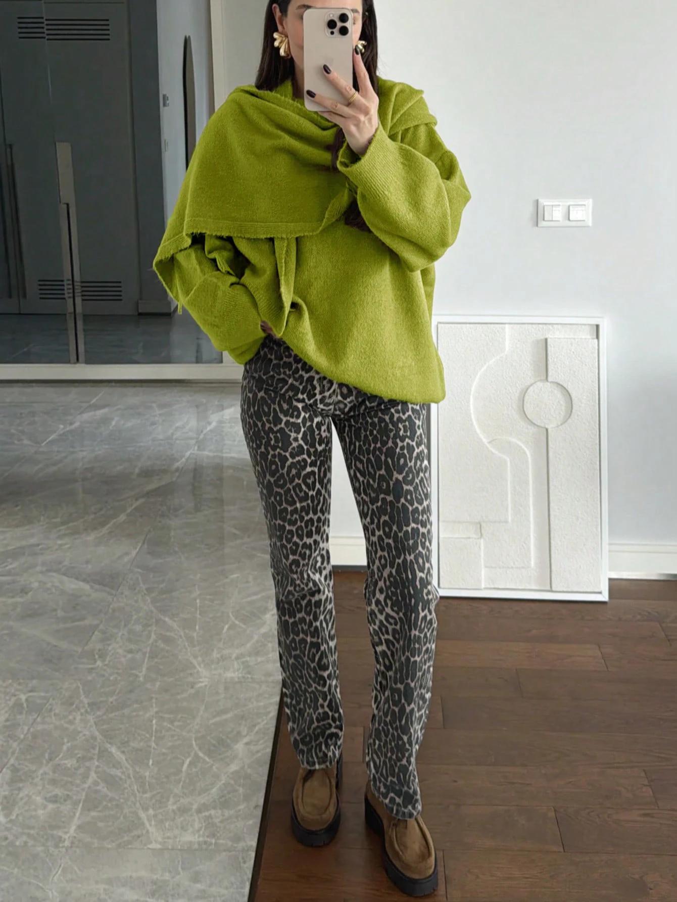 zielony sweter oversize szal