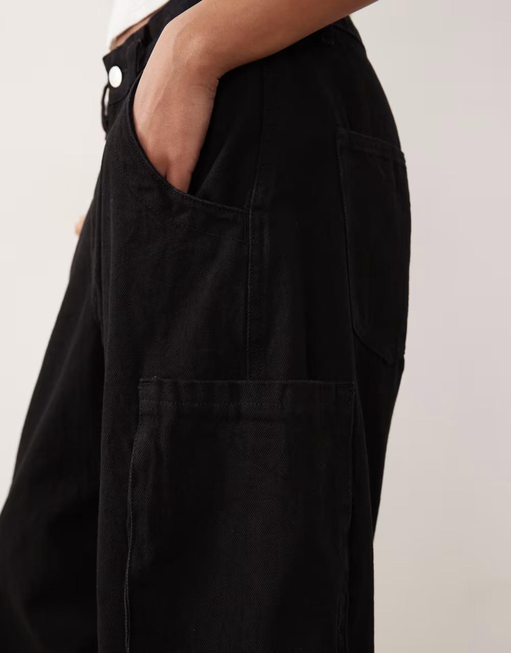 KLASYCZNE CZARNE SPODENKI JEANS