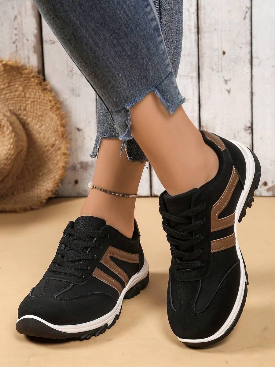 czarne buty sportowe