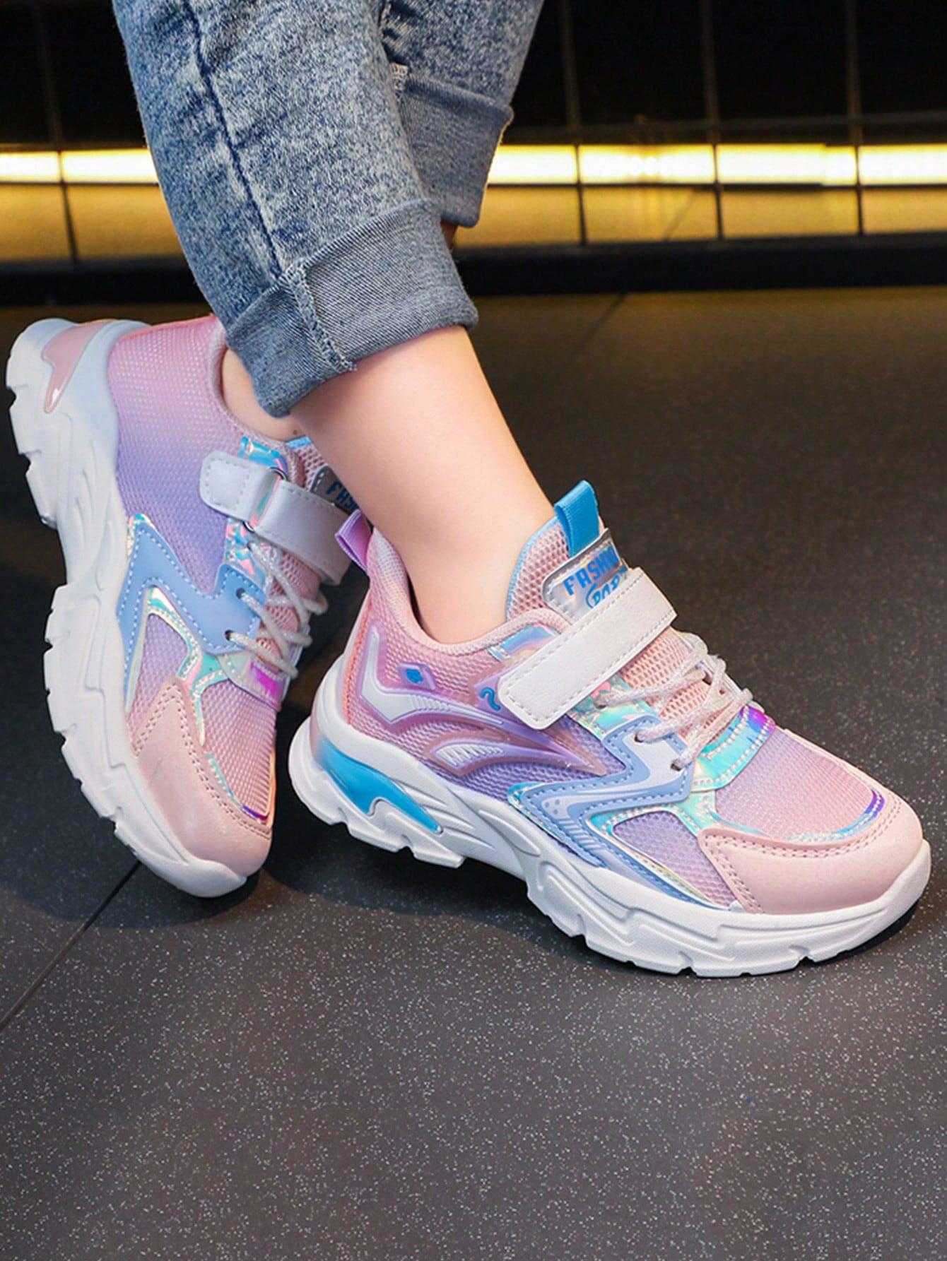sznurowane buty sportowe