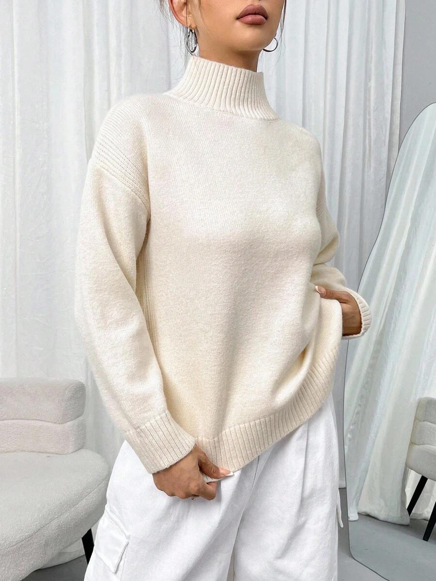 beżowy sweter golf