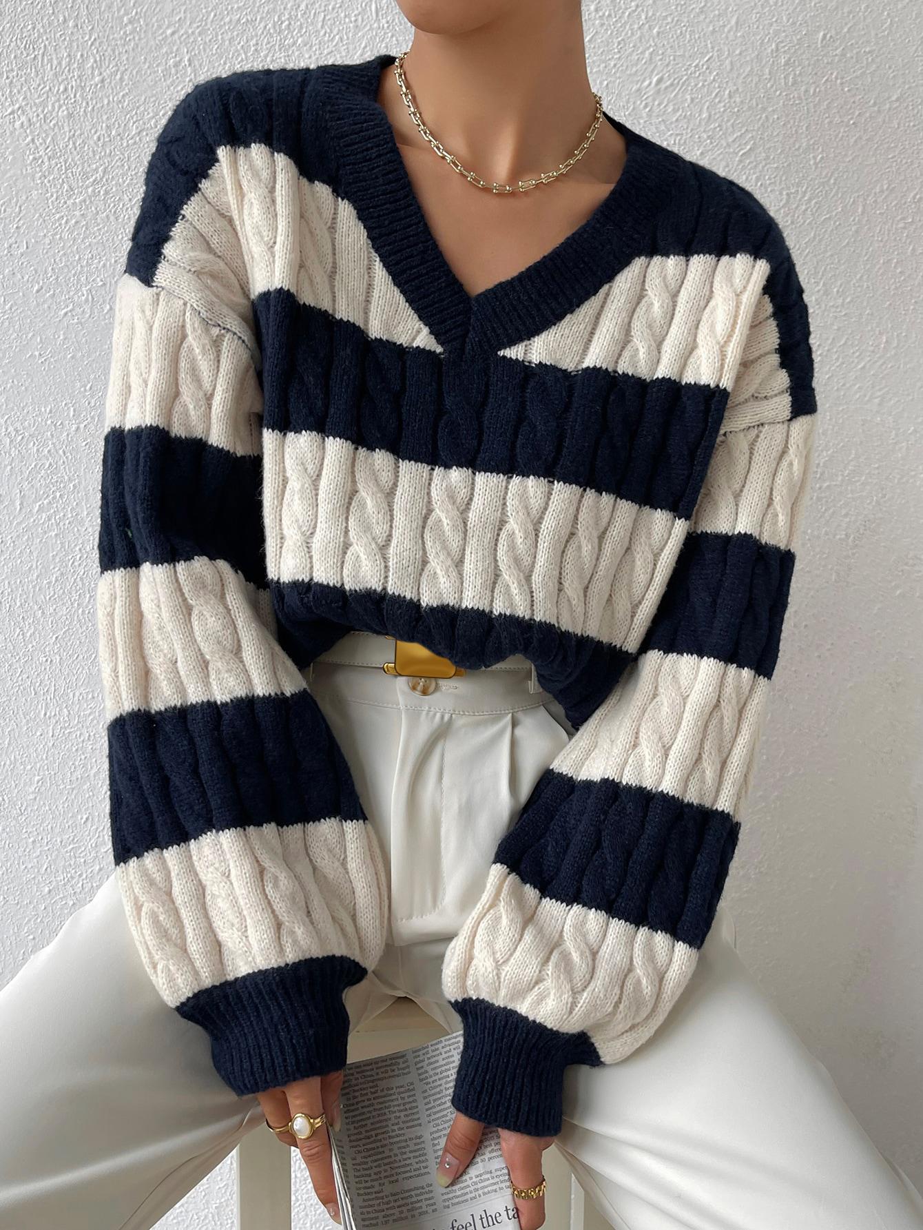 SWETER W PASKI SPLOT