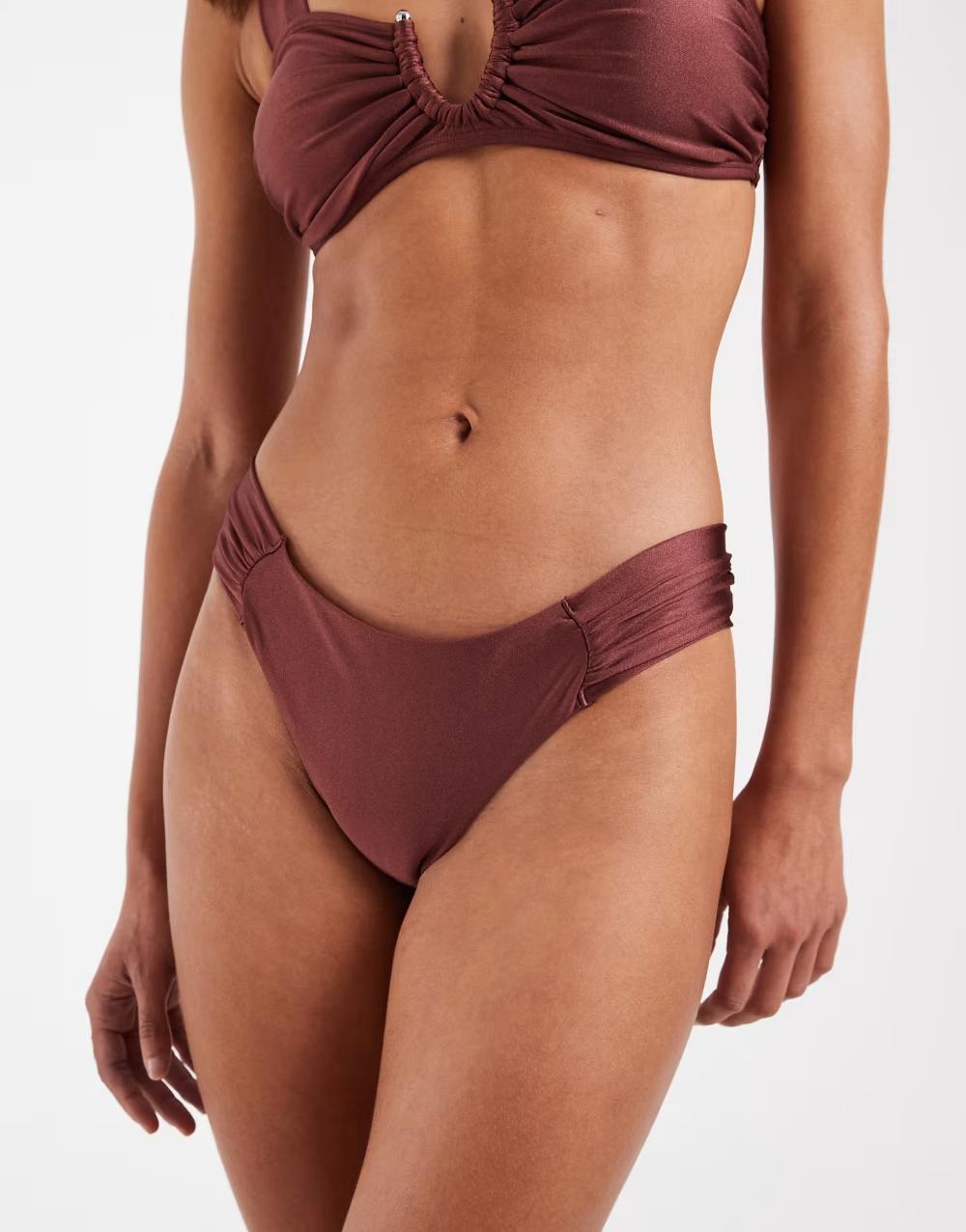 Dół od bikini marszczenie