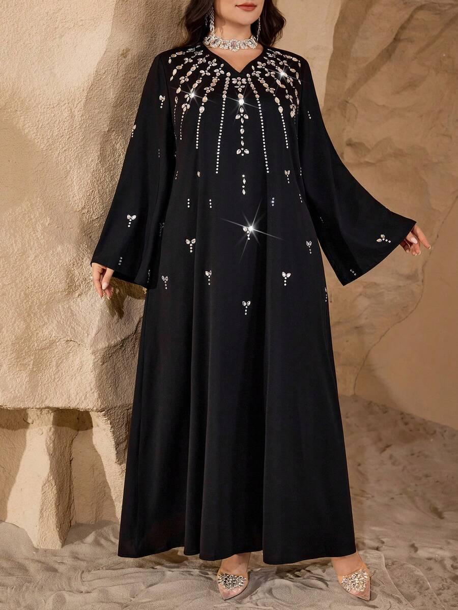 czarna maxi sukienka zdobienie