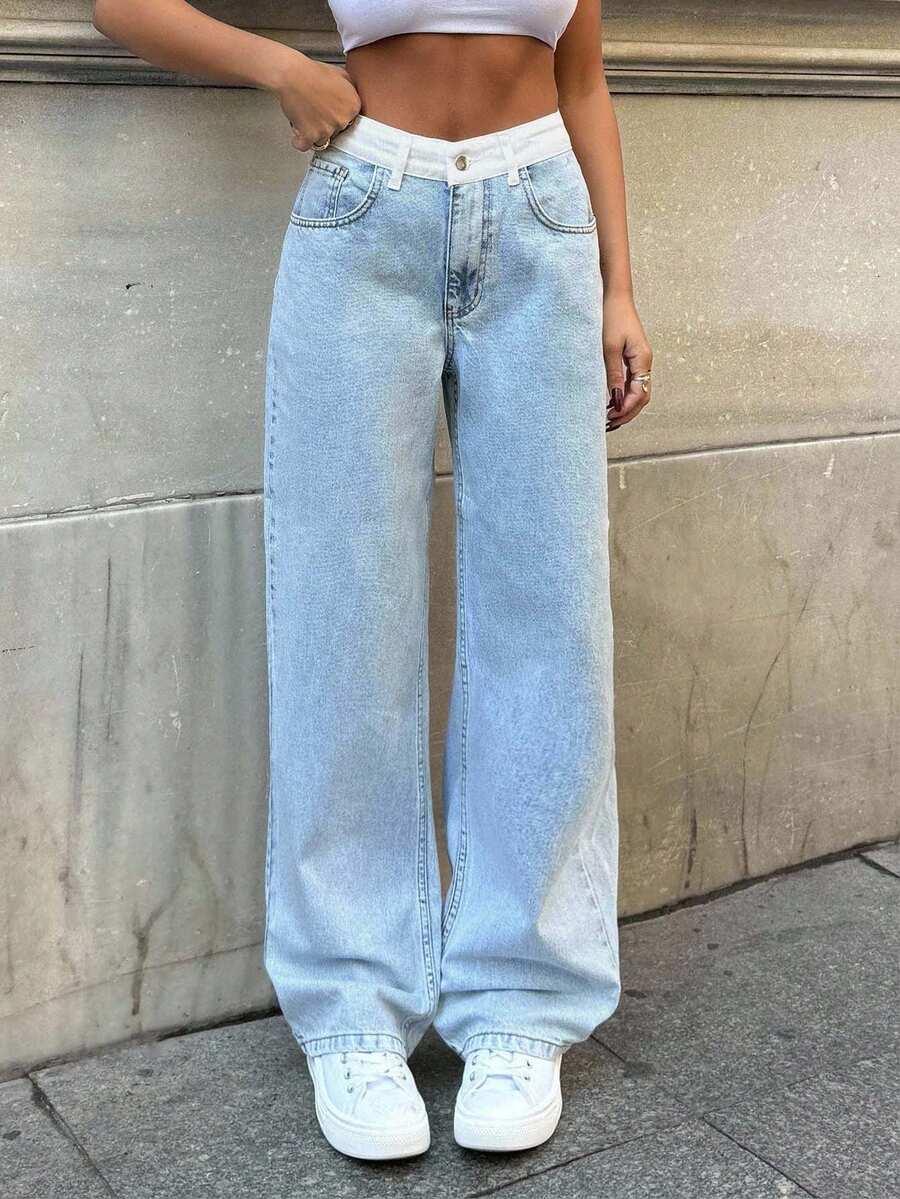 niebieskie spodnie jeans