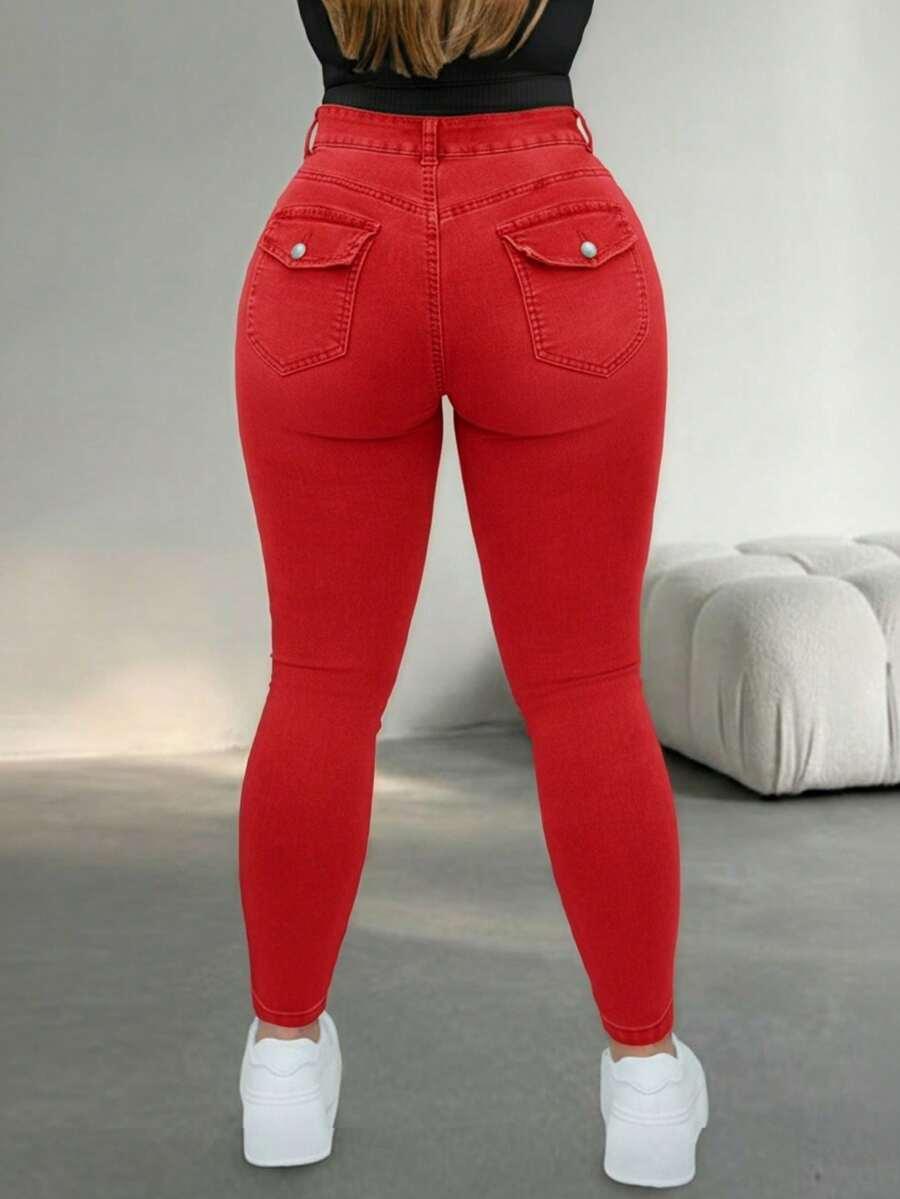 czerwone spodnie jeans