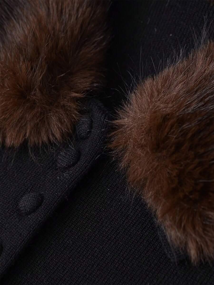 CZARNY SWETER GUZIKI