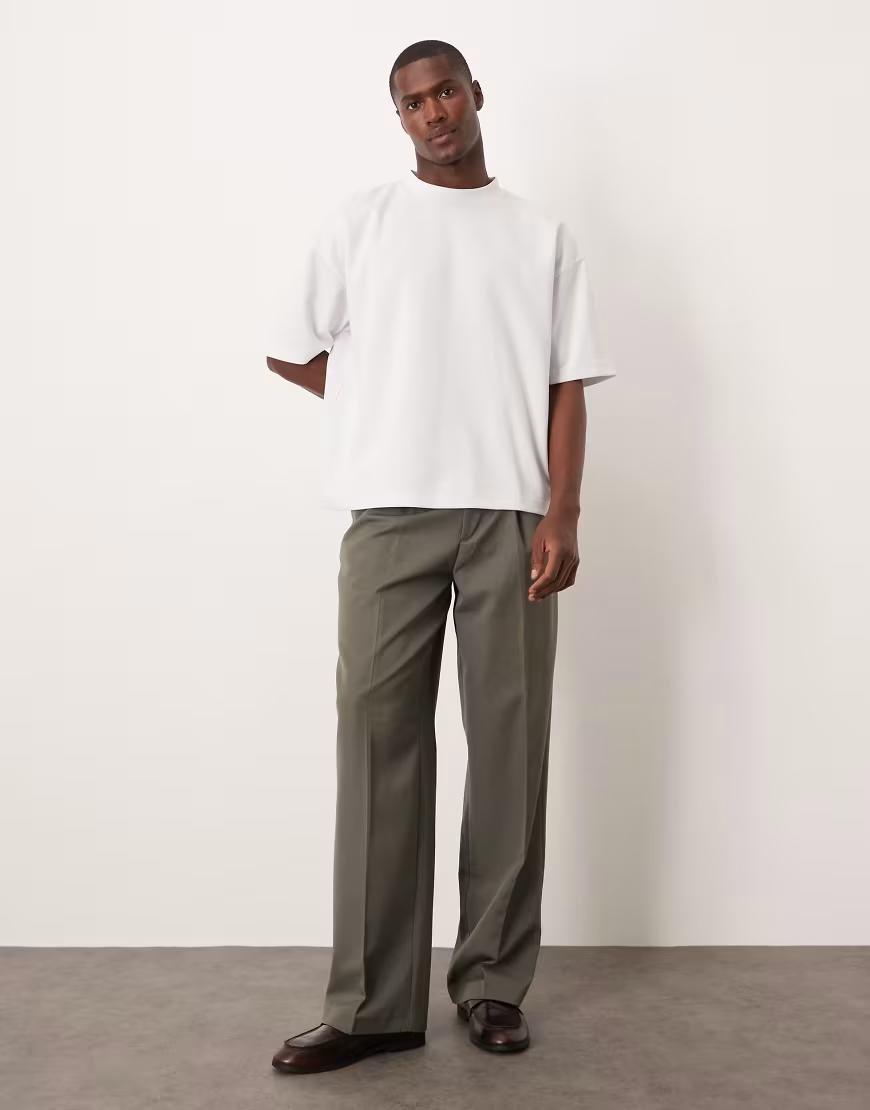 BIAŁY T-SHIRT OVERSIZE