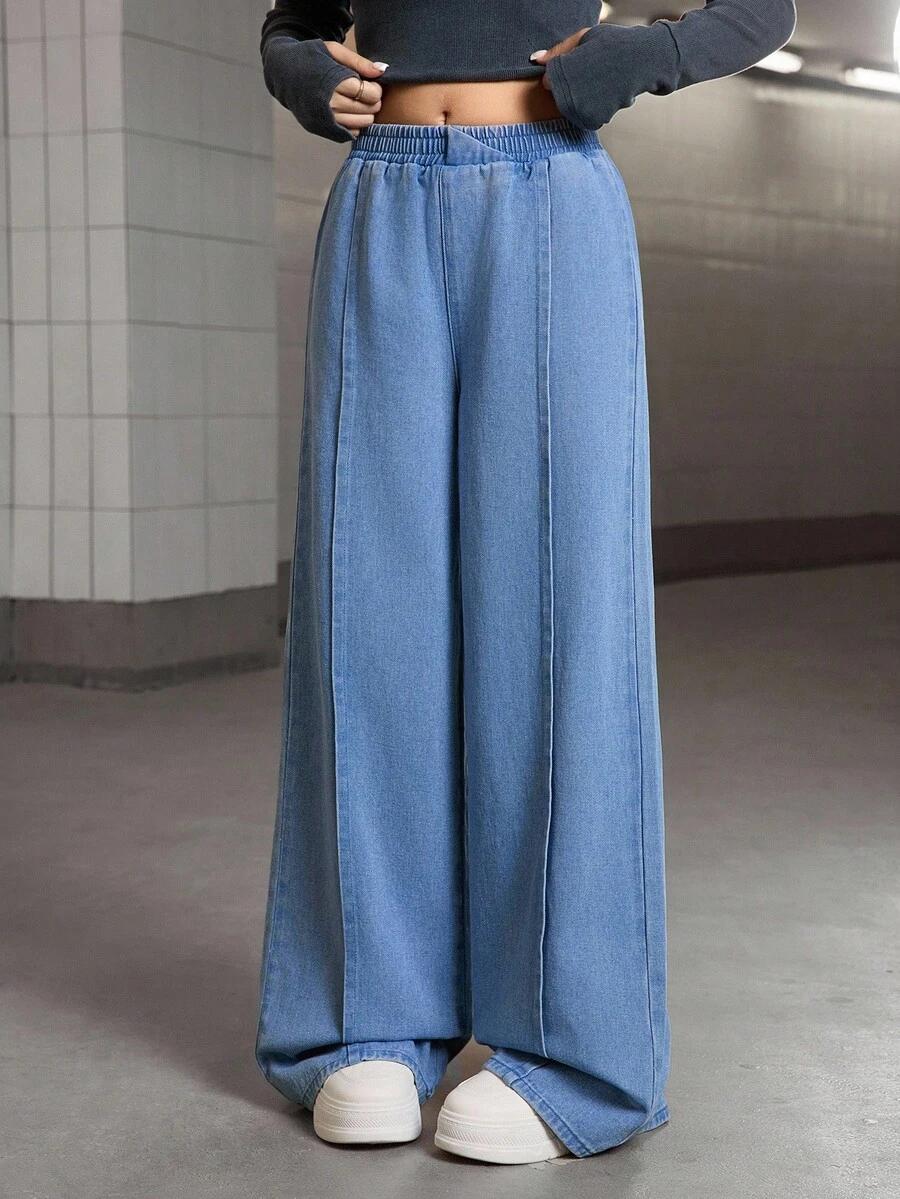 niebieskie spodnie jeans
