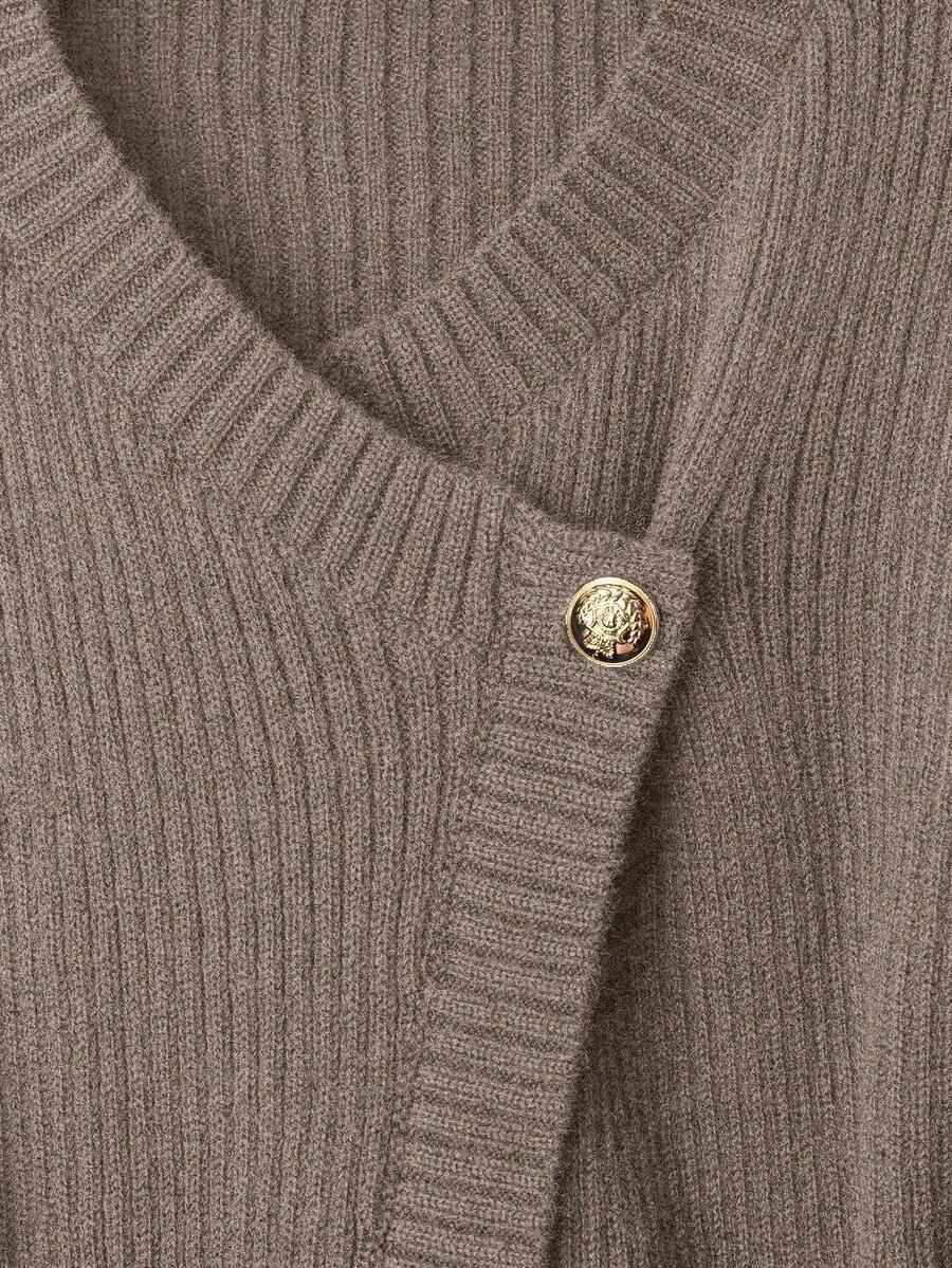 brązowy sweter prążki