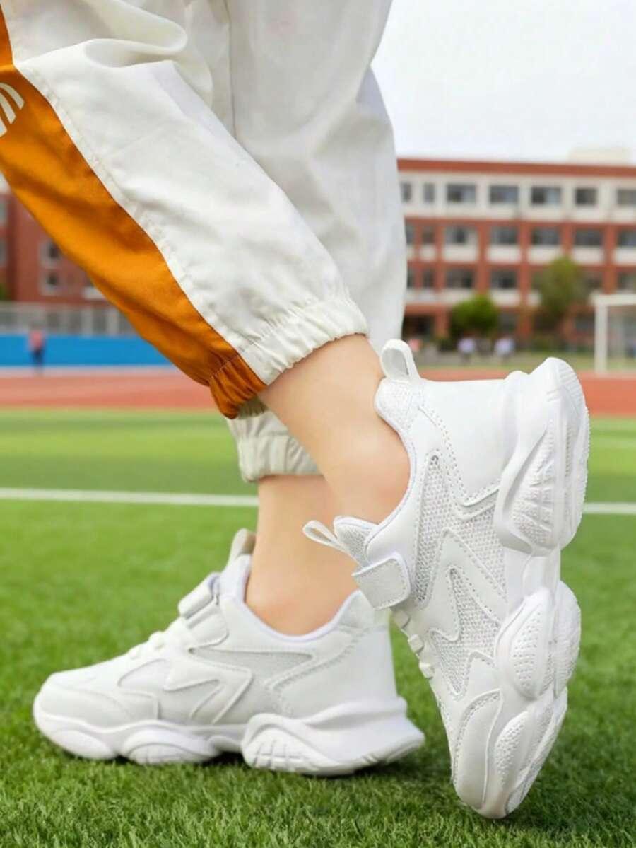 białe buty sportowe