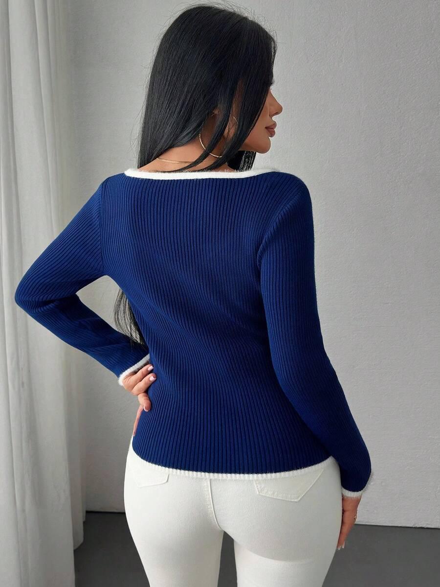 granatowy dzianinowy sweter