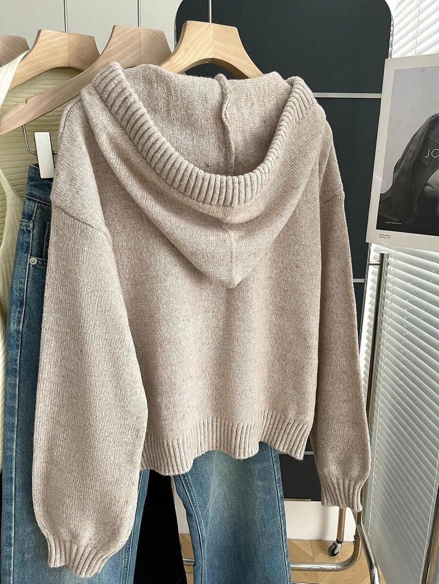 BEŻOWY SWETER Z KAPTUREM