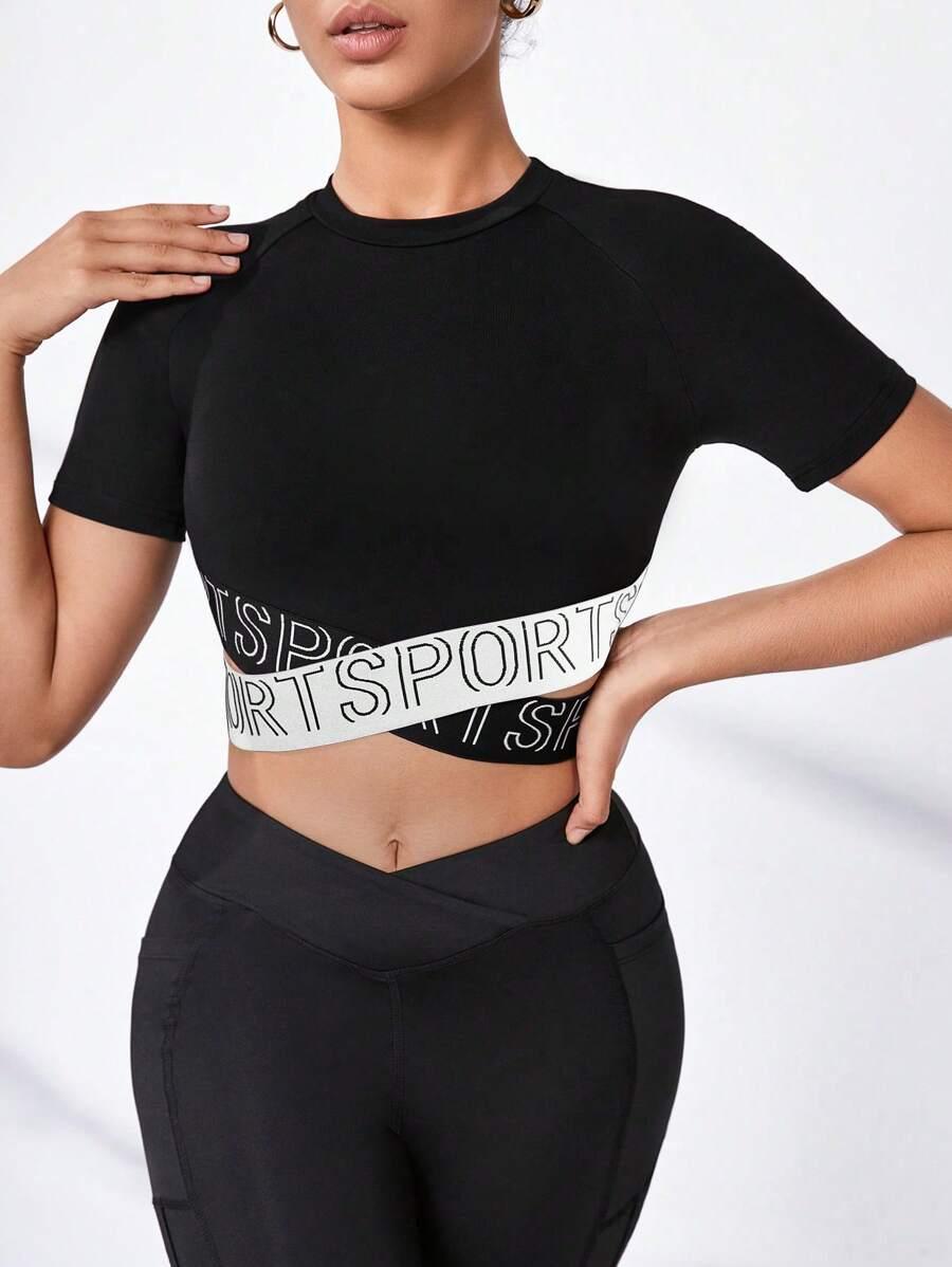 czarny sportowy top 