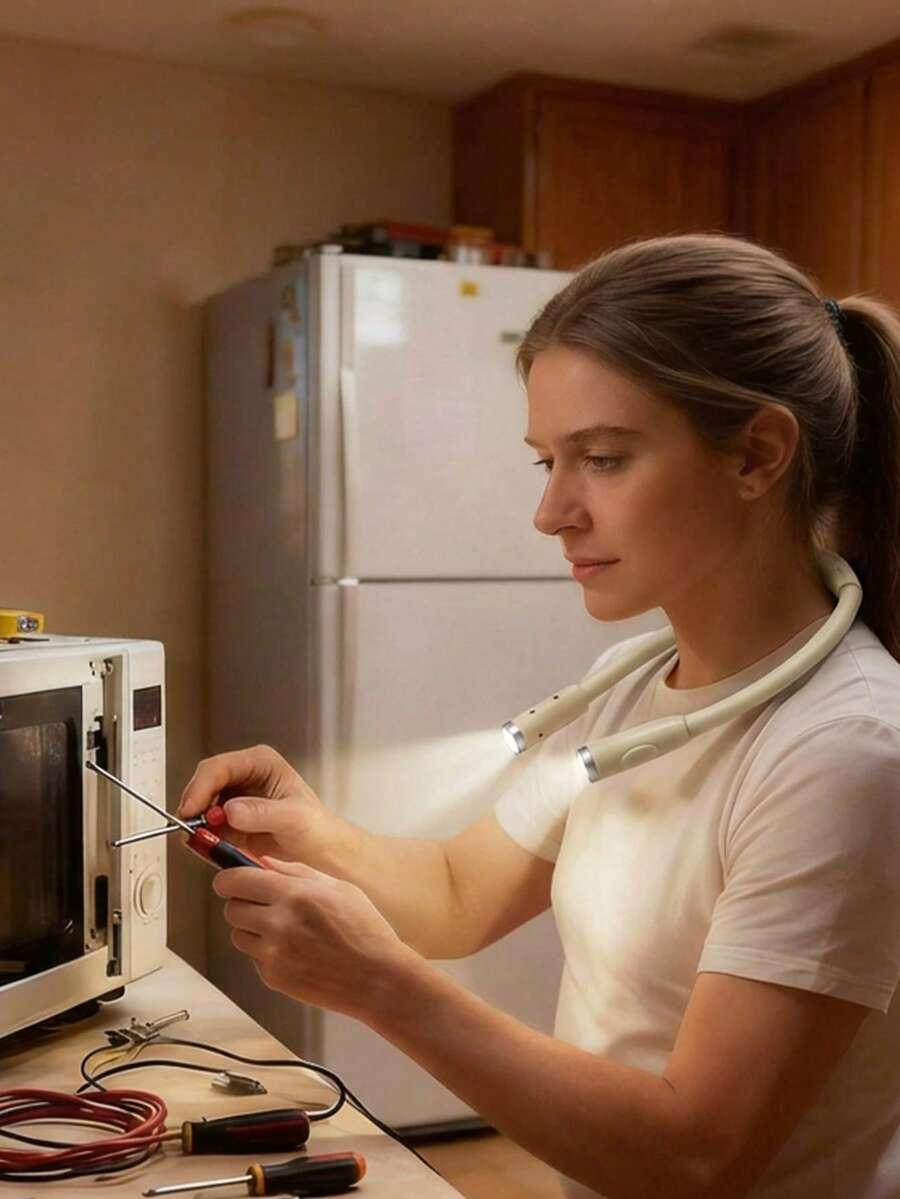 czarna lampka nocna do czytania 