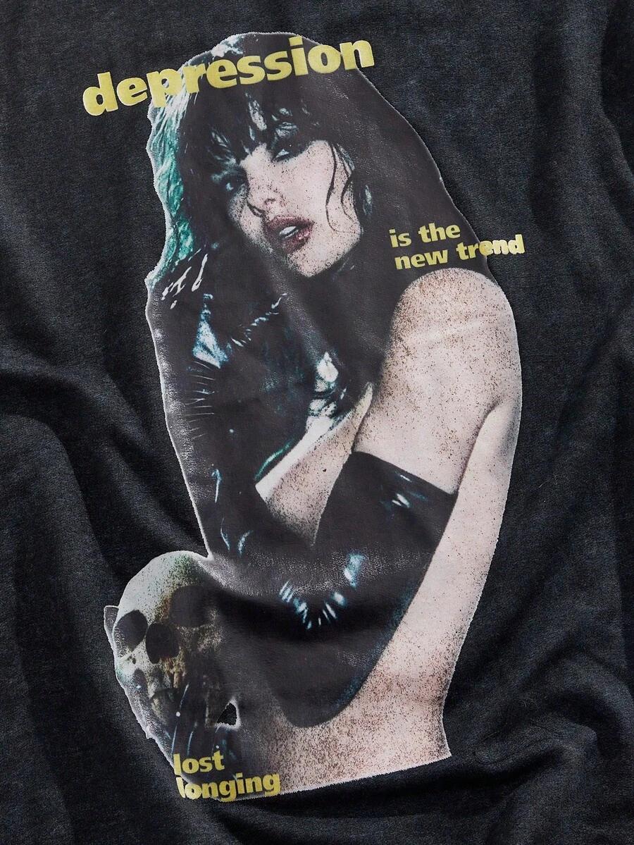 LUŹNY T-SHIRT Z NADRUKIEM