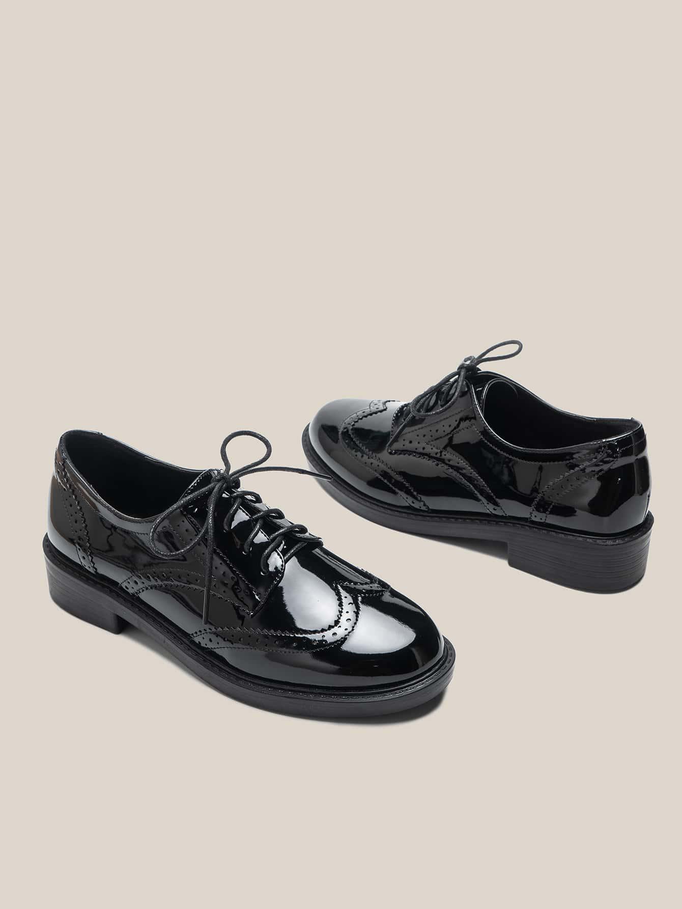 czarne buty oksfordy