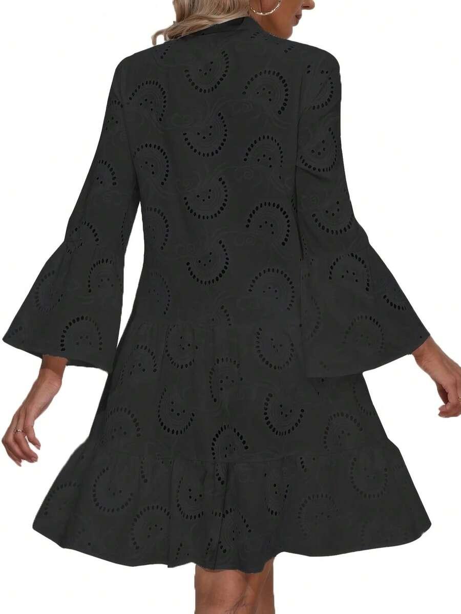 czarna sukienka guziki