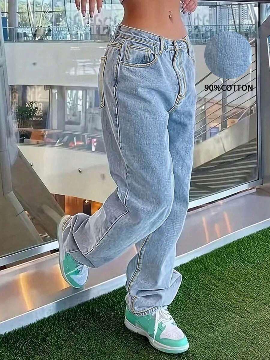niebieskie spodnie jeans