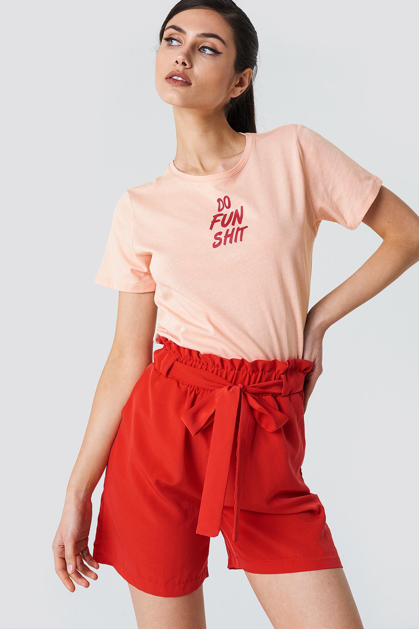 różowy t-shirt okrągły dekolt nadruk 
