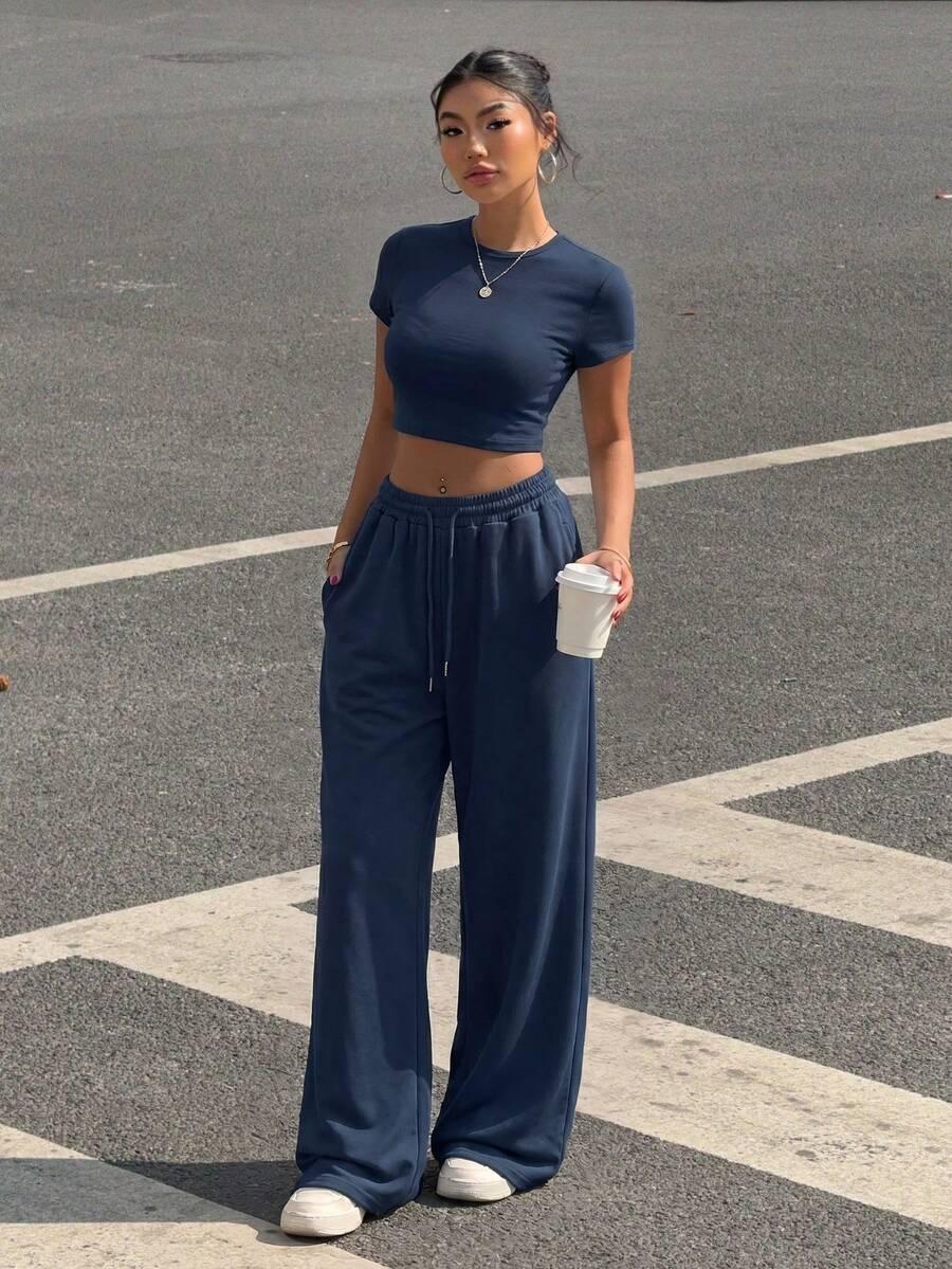 Granatowy komplet crop top dresy
