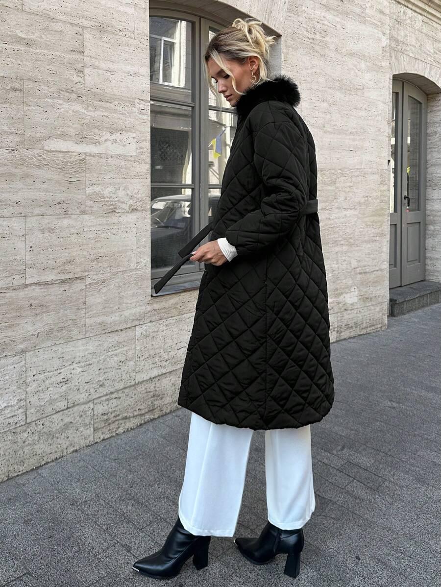 ELEGANCKI PIKOWANY PŁASZCZ DAMSKI 