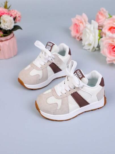 sznurowane buty sportowe 