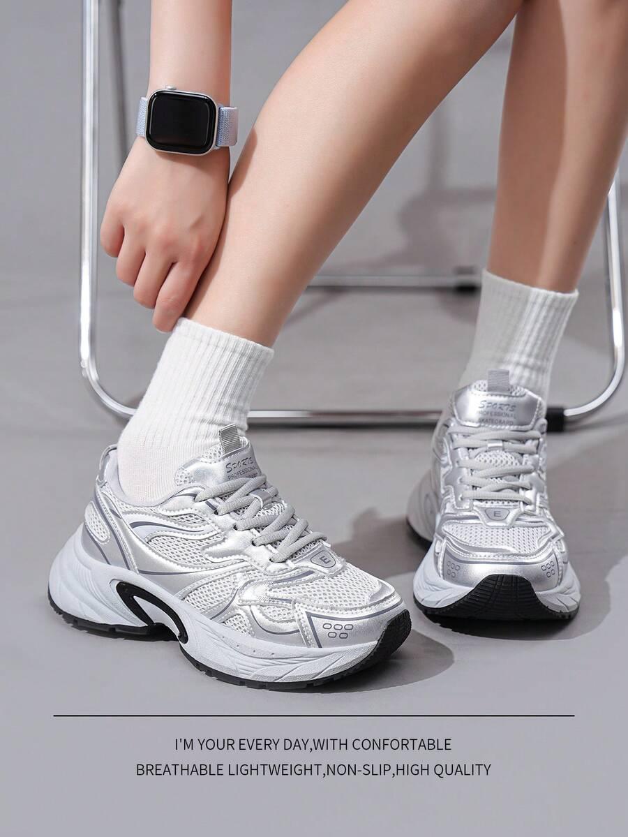 sznurowane buty sportowe