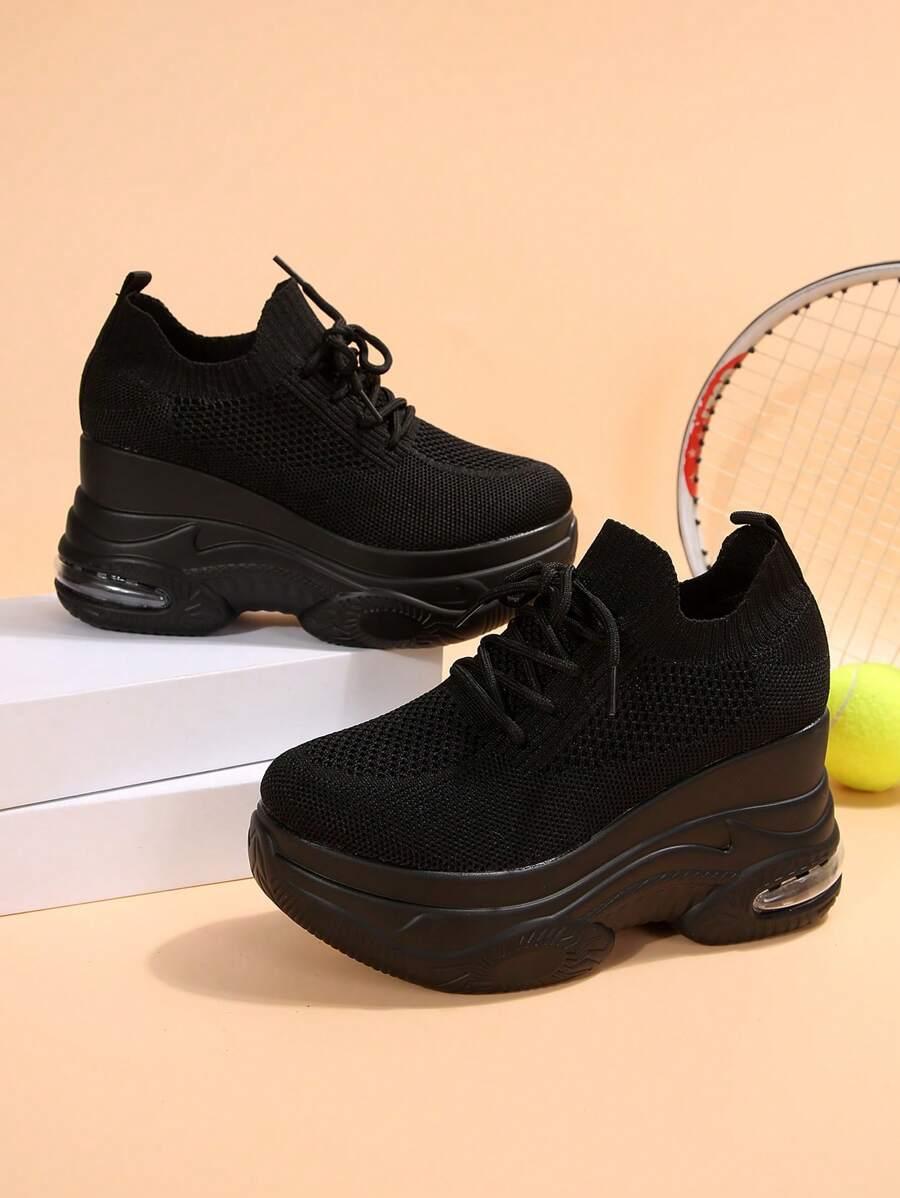 czarne buty sportowe 