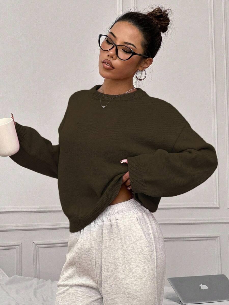 brązowy sweter okrągły dekolt