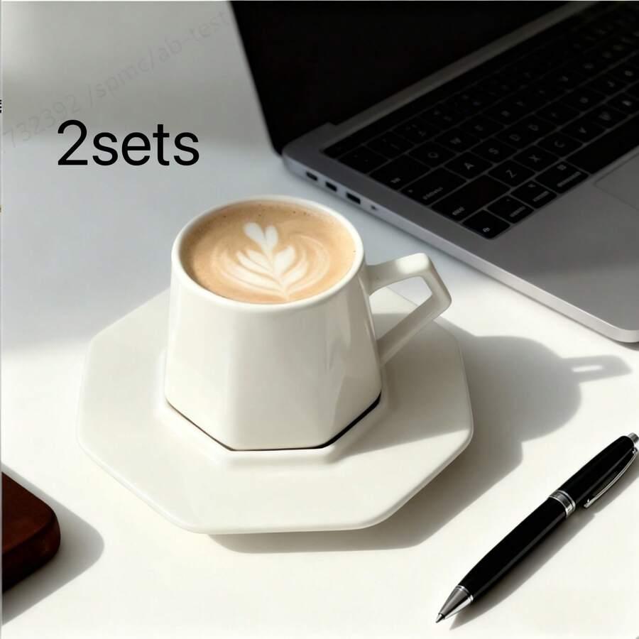 biała filiżanka do espresso 
