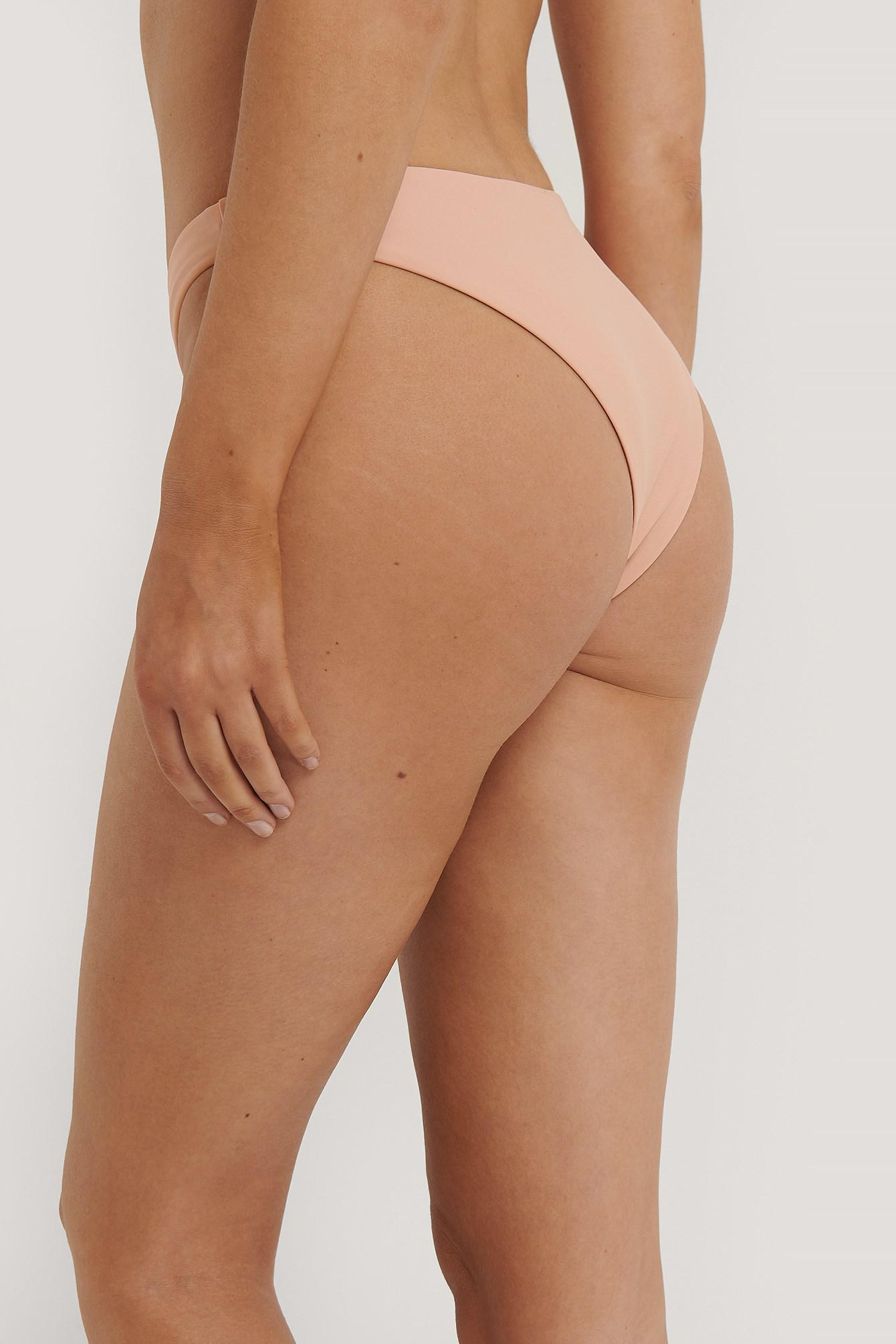 DÓŁ OD BIKINI