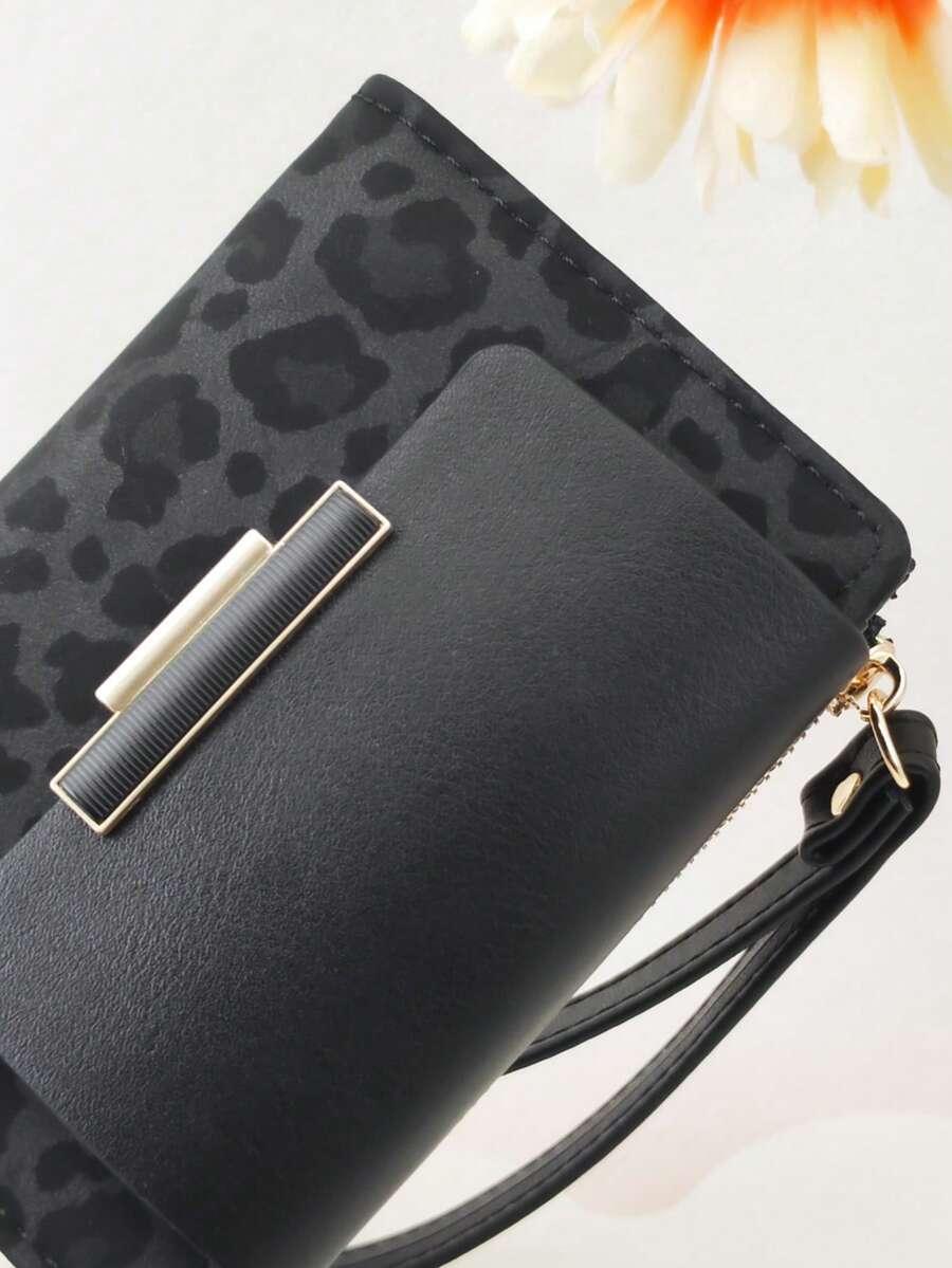 czarny portfel animal print