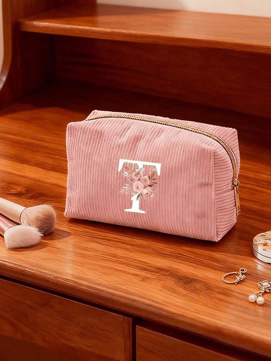 różowa kosmetyczka litera "M"
