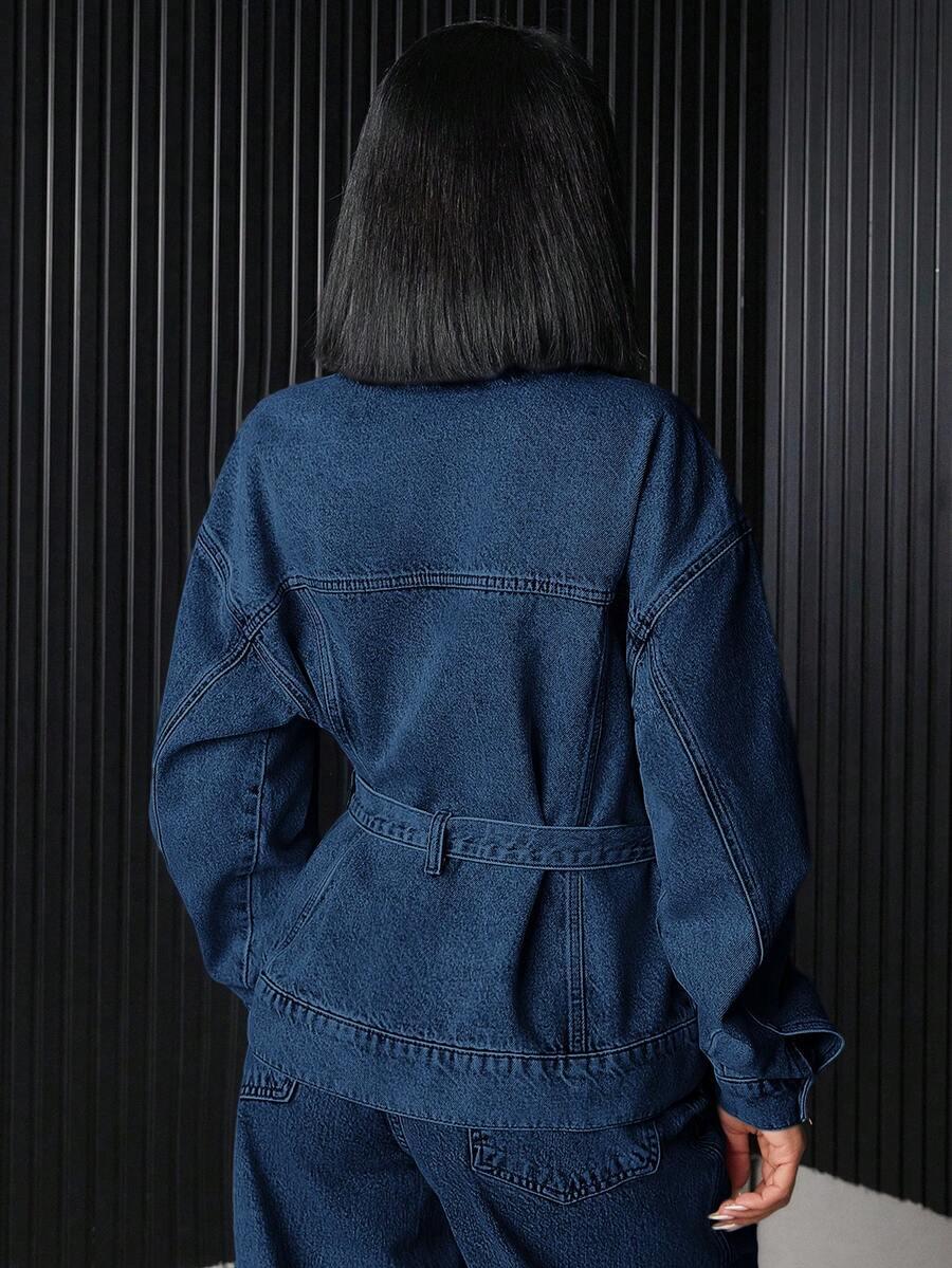 niebieska kurtka jeans