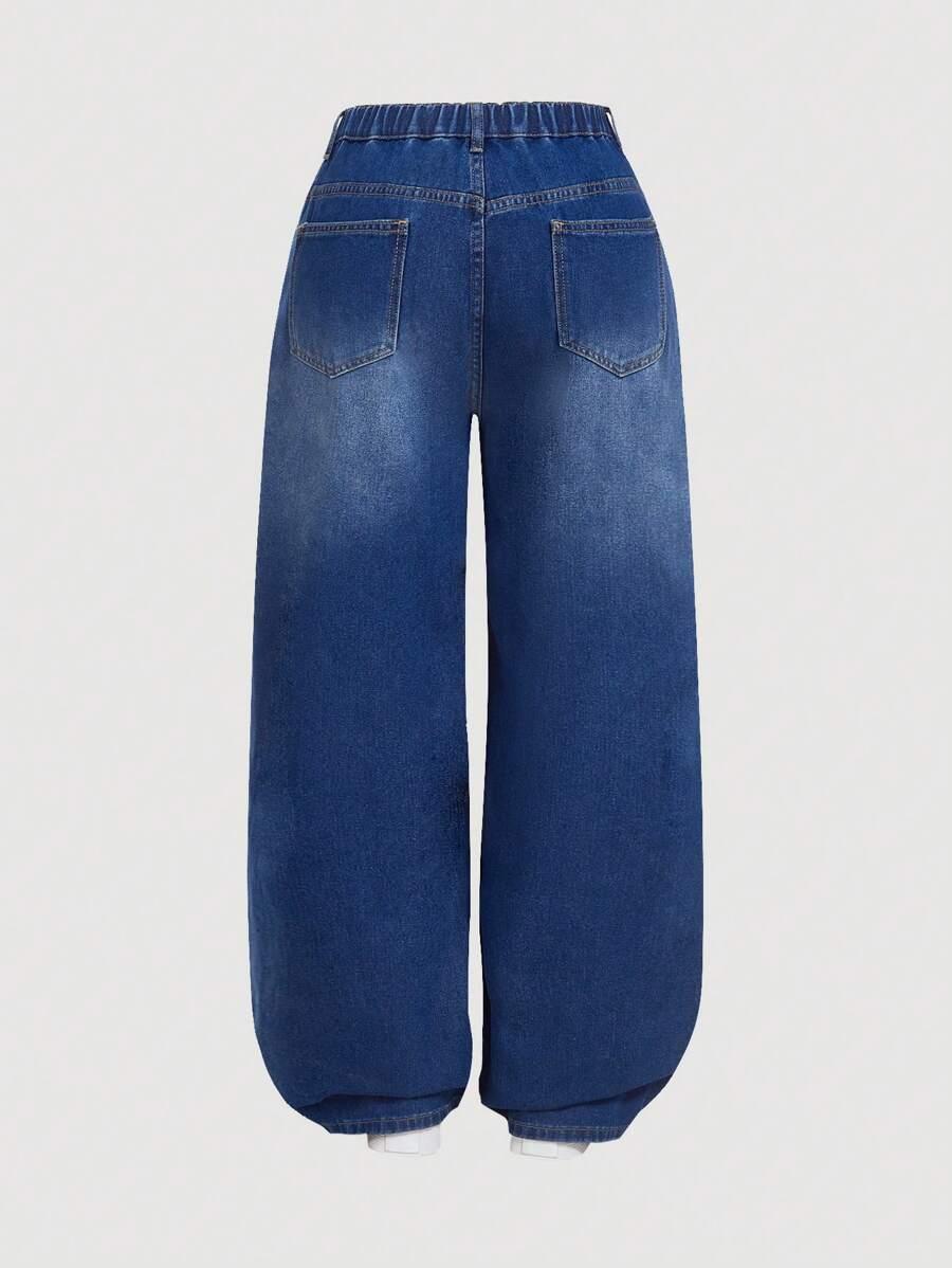 granatowe spodnie jeans
