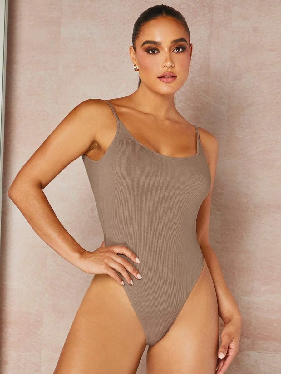 beżowe body odkryte plecy
