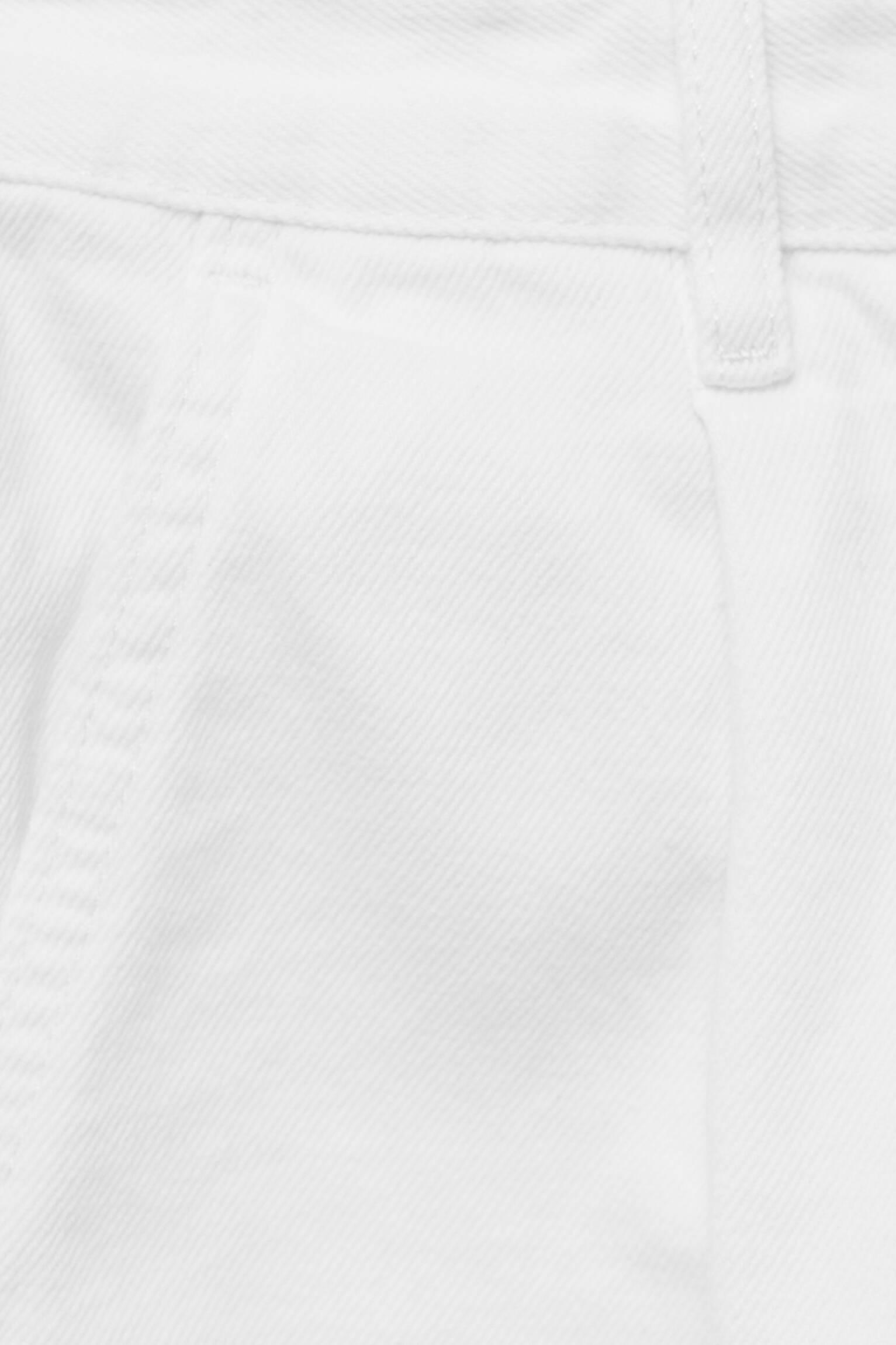 BIAŁE SPODENKI JEANS
