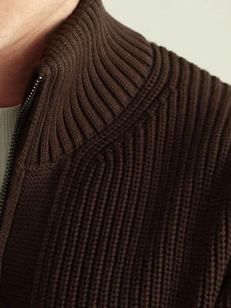 brązowy sweter zamek