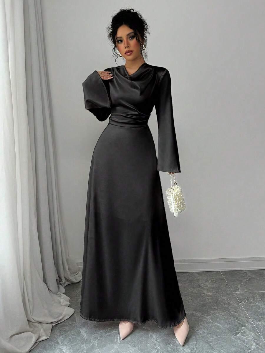 CZARNA SATYNOWA MAXI SUKIENKA