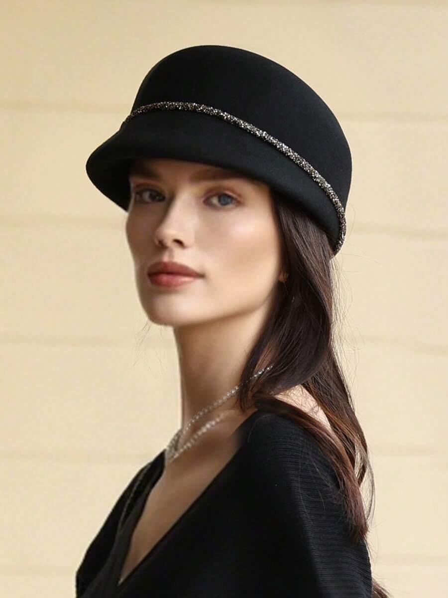 czarna czapka beret